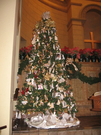 2010-11-27-tree_of_angels_smaller.jpg