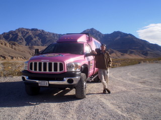 2010-12-20-pinkjeeptours.JPG