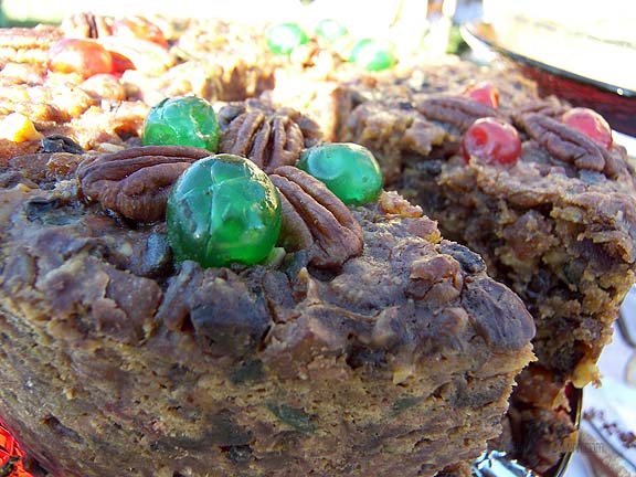 2010-12-22-Fruitcake_candylynn.jpg