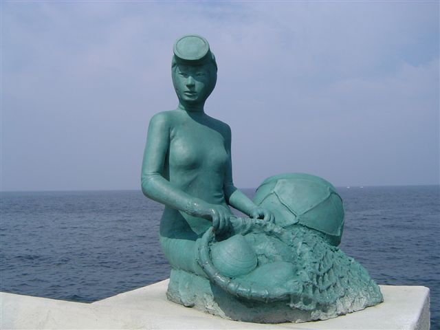 2010-12-28-Haenyeostatue.jpg