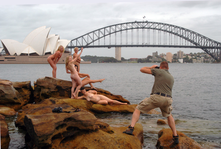 2011-01-05-NakedSydney_in_2005.jpg