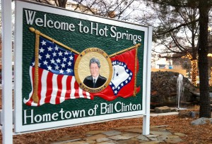 2011-01-15-BillClintonsign300x205.jpg