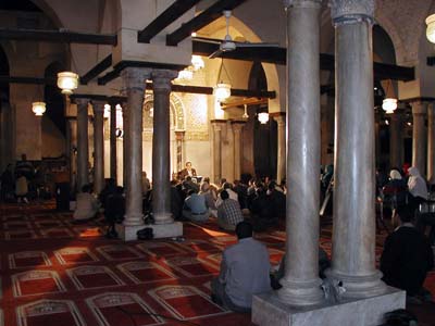 2011-01-30-1TeachingIslaminAlAzharMosqueAbuFadil.jpg