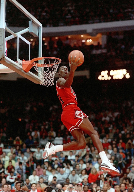 Dee Brown recalls what Michael Jordan told him after winning the Dunk  Contest - Basketball Network - Your daily dose of basketball