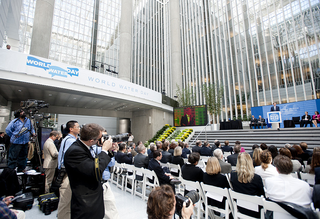 2011-03-25-worldwaterdayglassatrium.jpg