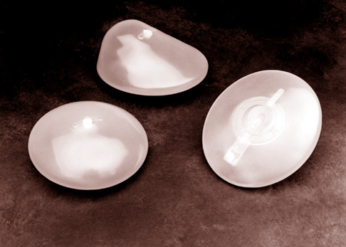 2011-04-13-Silicone_gelfilled_breast_implants.jpeg