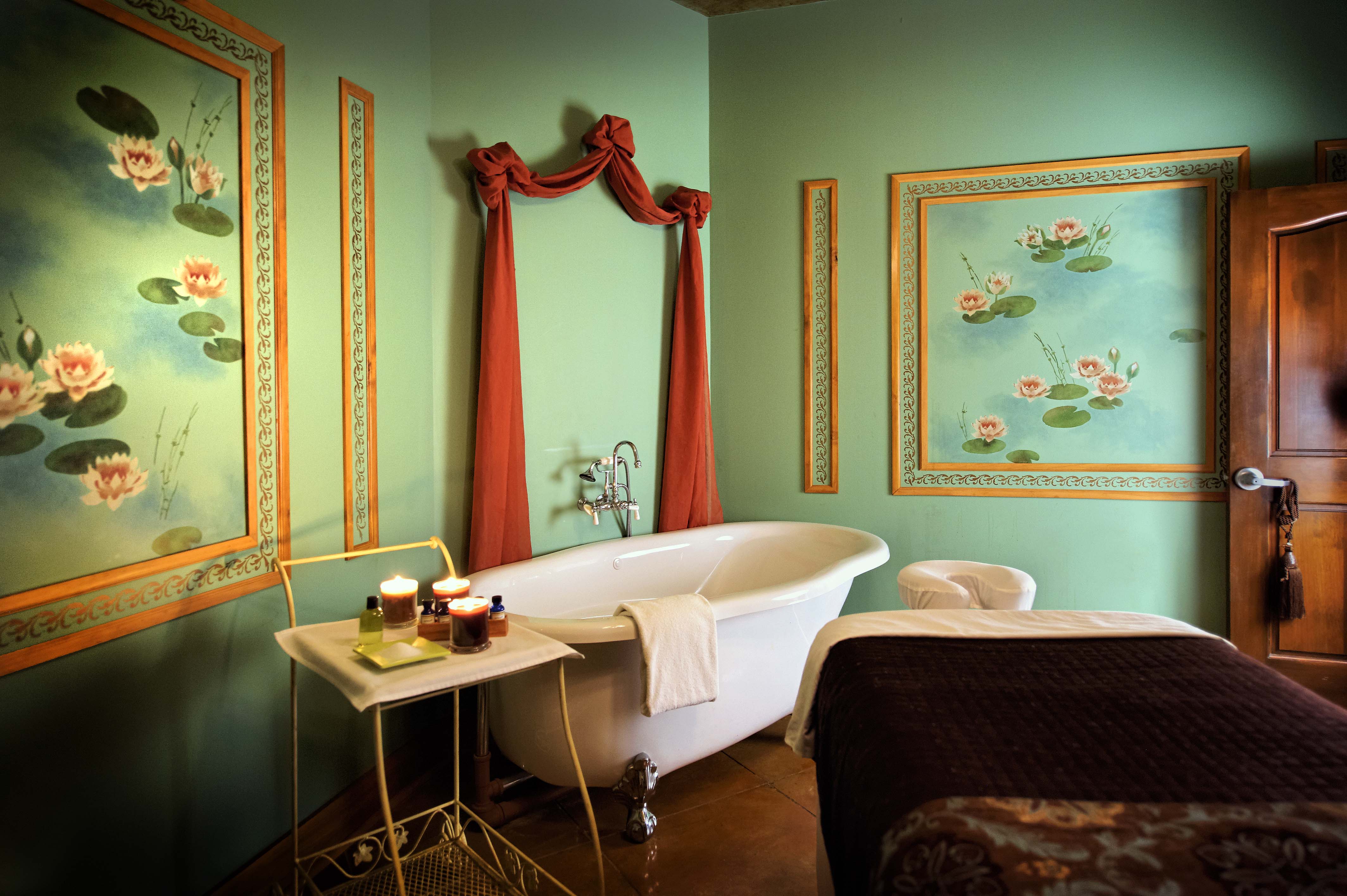 2011-05-04-Mirbeau_Treatment_Room.jpg