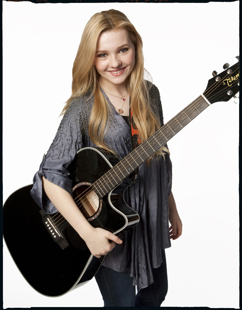 2011-05-06-Abigail_Breslinguitar_.jpg