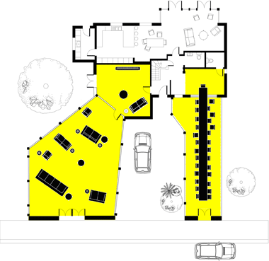 2011-05-24-dinigcinemadoor.gif