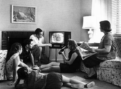 2011-06-01-1950s_family_and_TV.jpg
