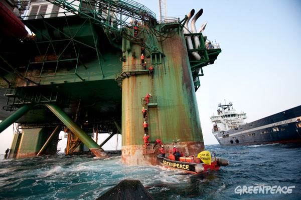 2011-06-04-arctcioildrillinggreenpeace.jpg