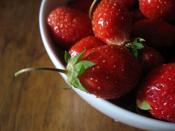 2011-06-09-bowlofstrawberries.jpg