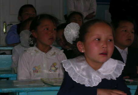 2011-06-20-Mongoliangirls.png