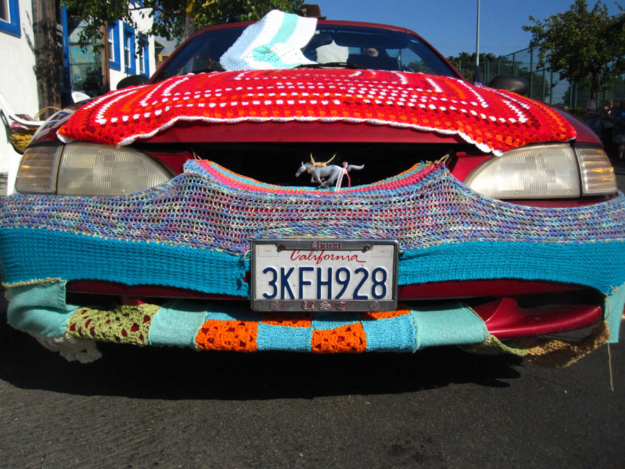 2011-06-22-yarnbomb.jpg