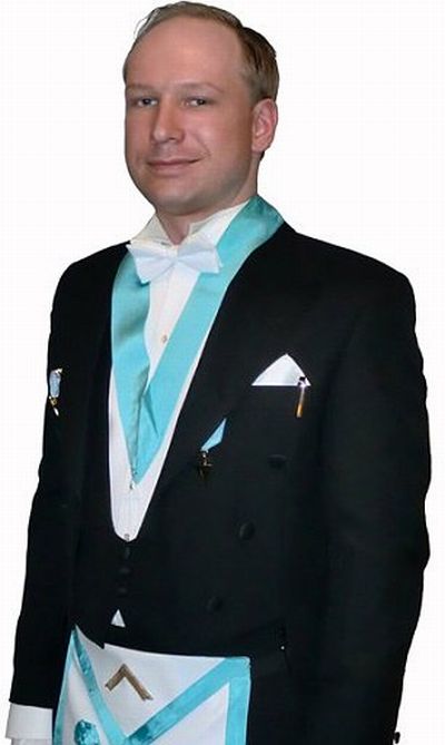 2011-07-25-AndersBehringBreivikoutfit.jpg