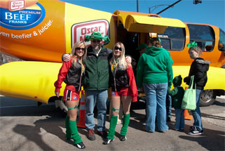 2011-07-27-wienermobile006.jpg