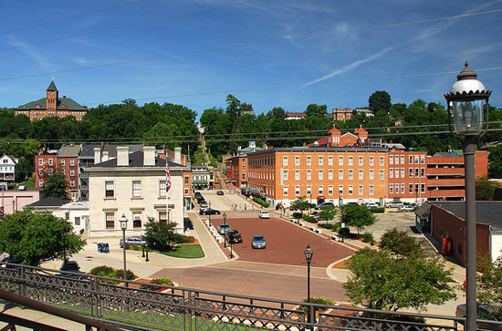 2011-08-10-DOWNTOWNGALENA.jpg