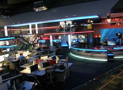 2011-08-19-MTVAnchoronairinnewsroomAbuFadil.jpg