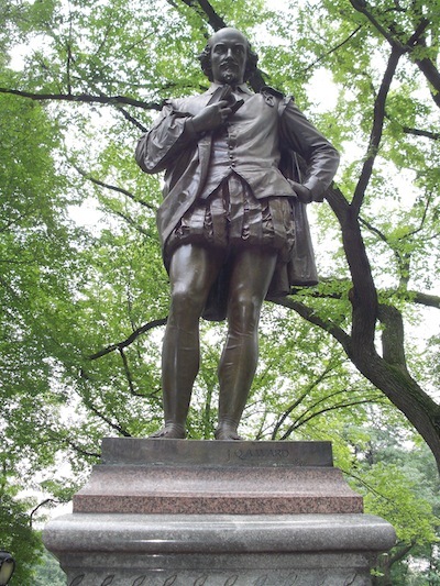 2011-09-06-TerenceClarke_Shakespeare_Statue_Central_Park_NYC.JPG
