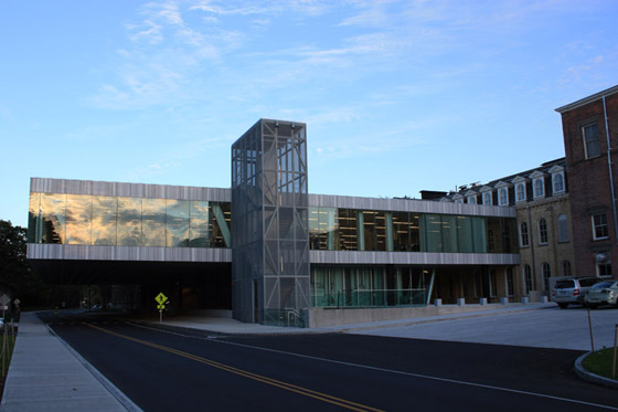 2011-09-20-4_Koolhaas_Milstein_freefacade_window.jpg