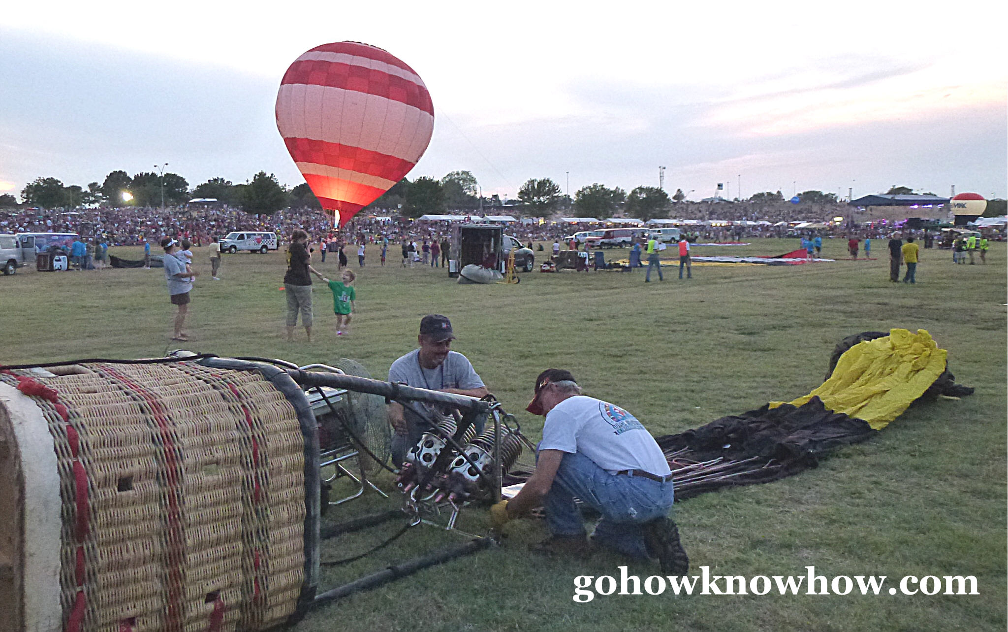 2011-09-20-planopreinflatingtheballoons.jpg