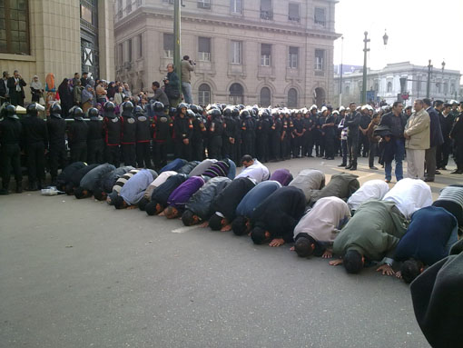 2011-09-25-Tahrirprayers.jpg