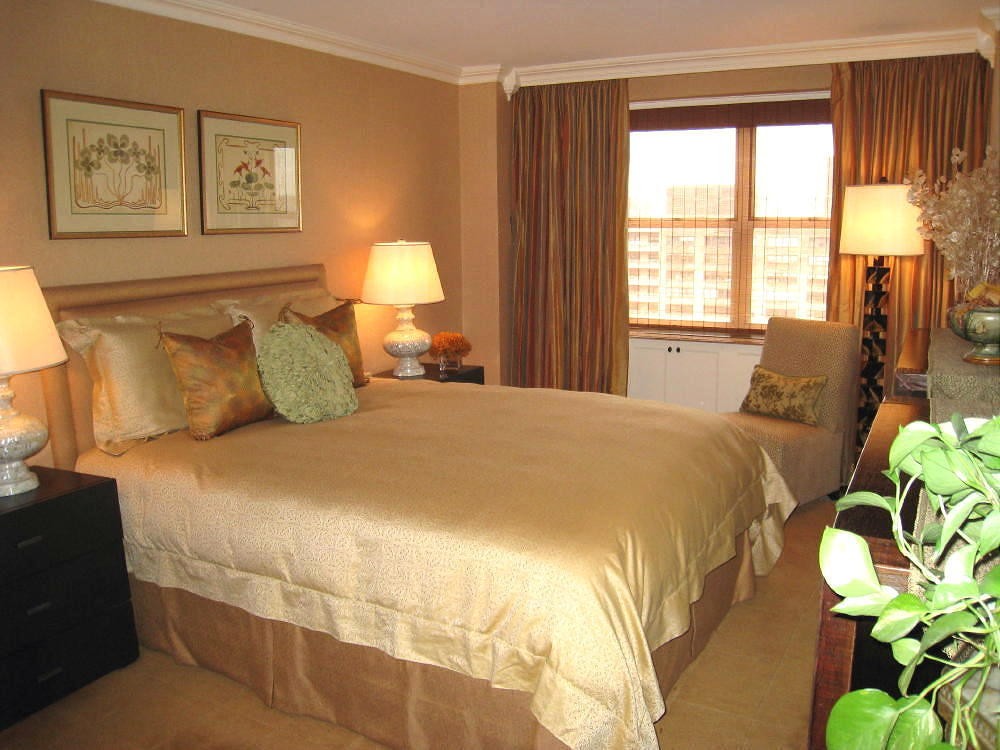 2011-10-26-Bedroomcurtains1.jpg