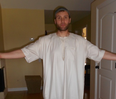Why Every White Guy Should Spend a Day Wearing Islamic Clothing