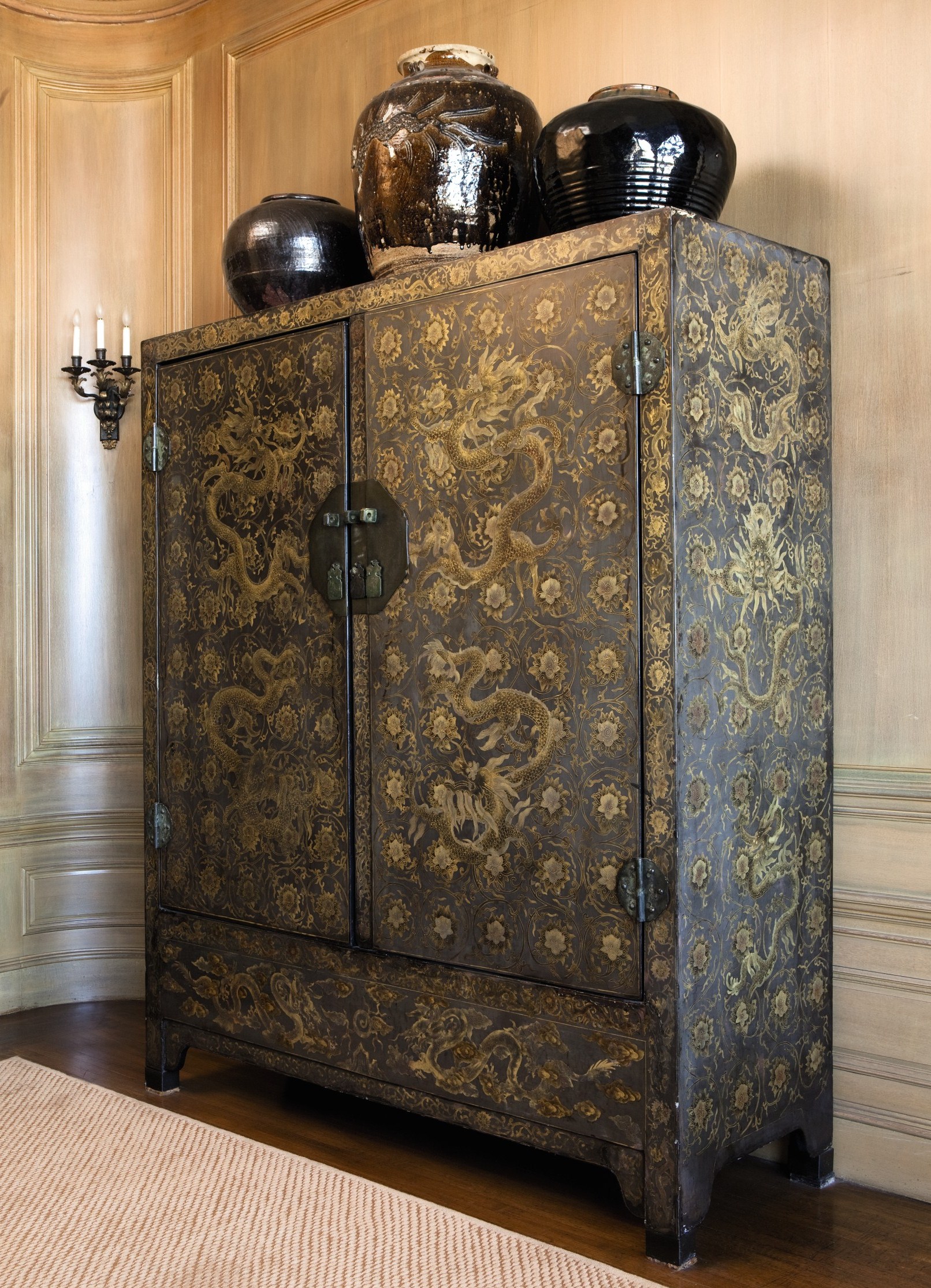 2011-12-05-8818Lot50LargechineseBrownLacquerCabinet.jpg