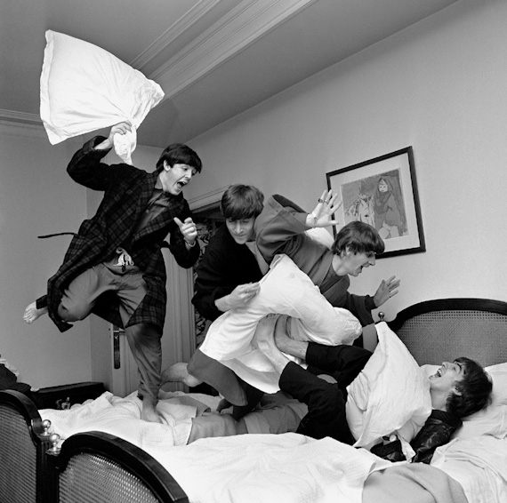 2011-12-07-Benson_BeatlesPillowFight1964.jpg