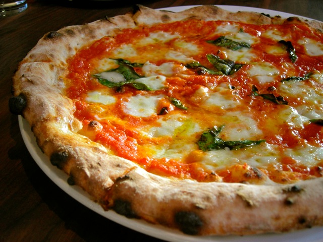 2012-01-13-delpopolo_pizza.jpg