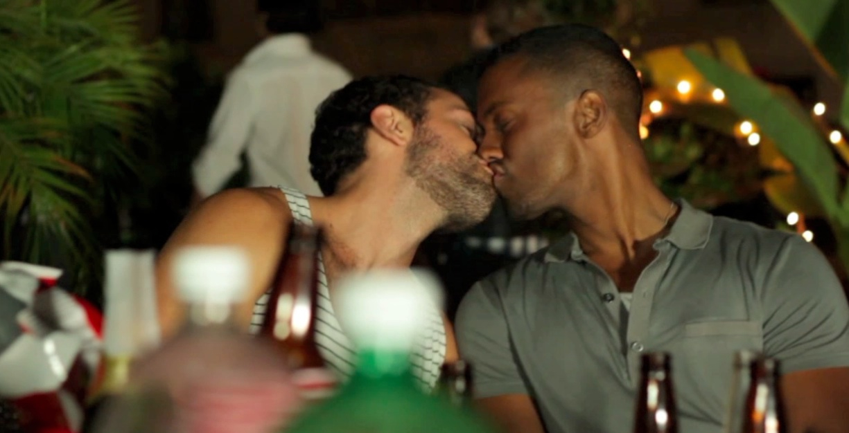 2012-01-29-twomenkissing.jpg