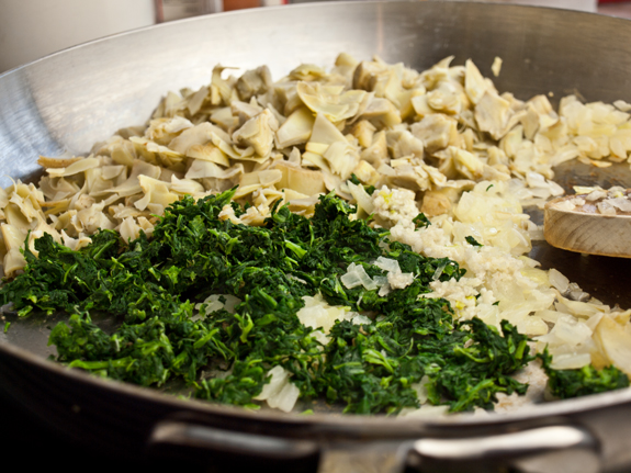 2012-02-03-artichokespinachdip10.jpg