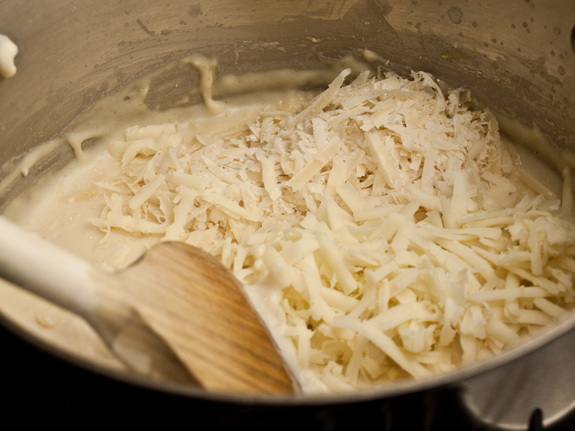 2012-02-03-artichokespinachdip7.jpg