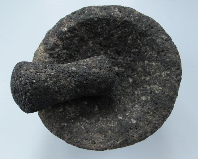 2012-02-21-guacamolemortarandpestle.jpg