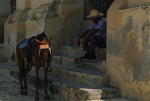 2012-03-20-HombreycaballoCUBA500pxLowRes.jpg