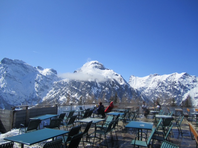 2012-04-04-skiresort.JPG