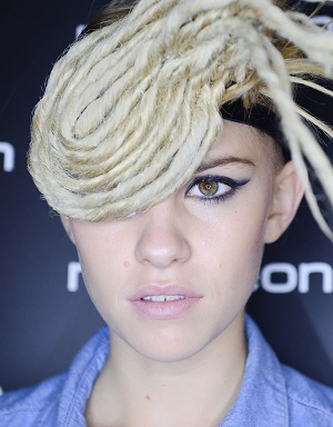 2012-05-11-MBFW2012_FernandoFrisoni_Backstage_HP.jpg