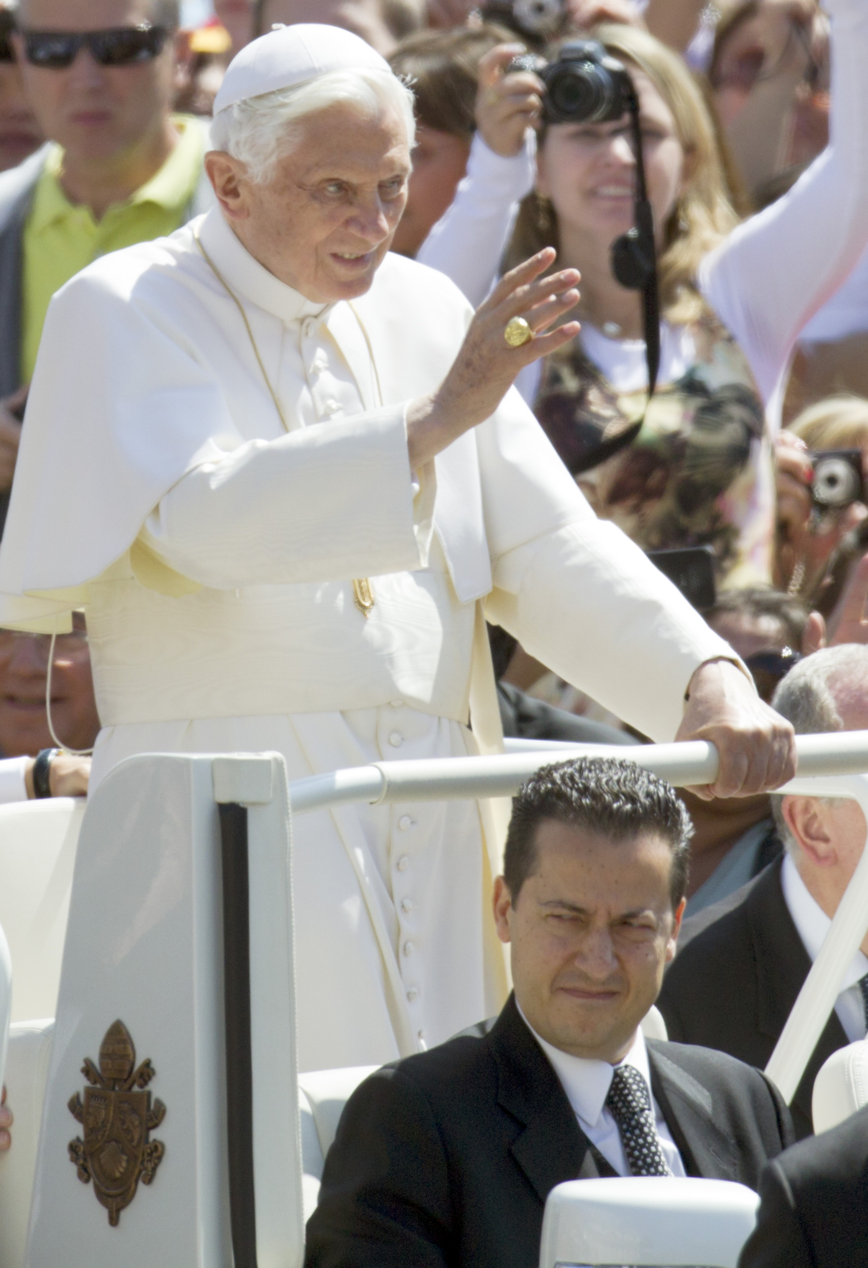 2012-06-03-popebutler.jpg