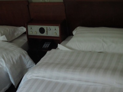 2012-06-21-hotelroom.JPG