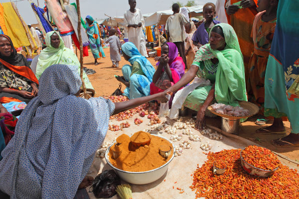 2012-06-25-WorldConcernChadianwomenatmarket1.jpg