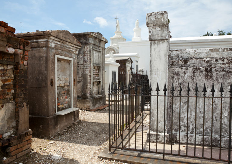 2012-07-26-NewOrleansStLouisCemetery.jpg