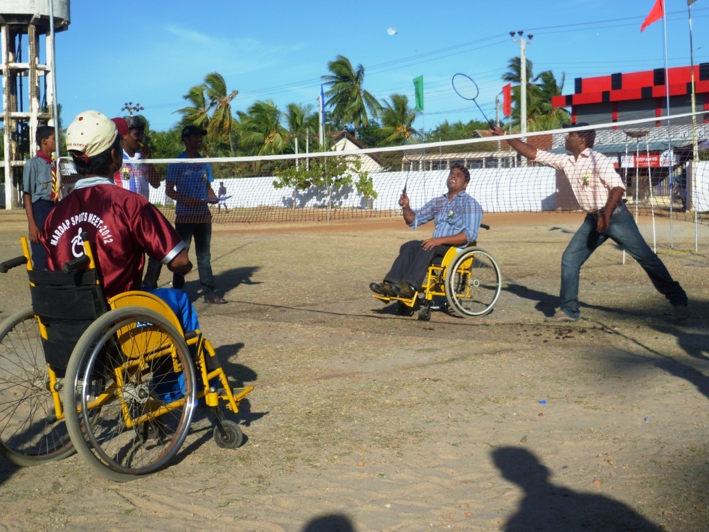 2012-08-01-Picture3HandicapInternationalInclusiveTennisinSriLanka1.JPG