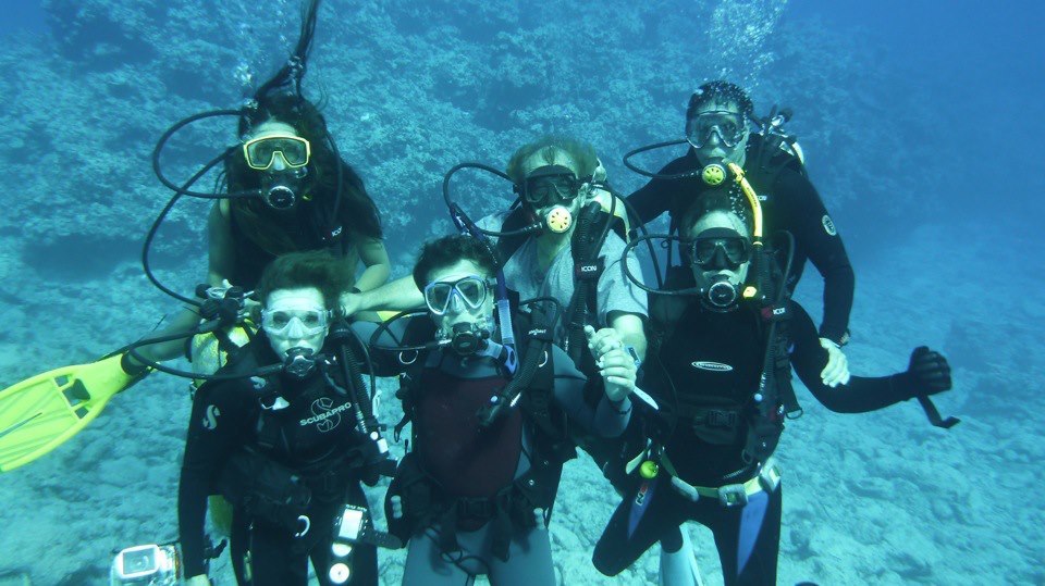 2012-09-05-GroupPicunderwater.jpg