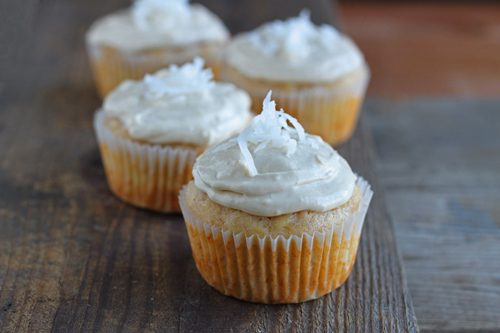 2012-09-06-HuffPostHummingbirdCupcakes1.jpg