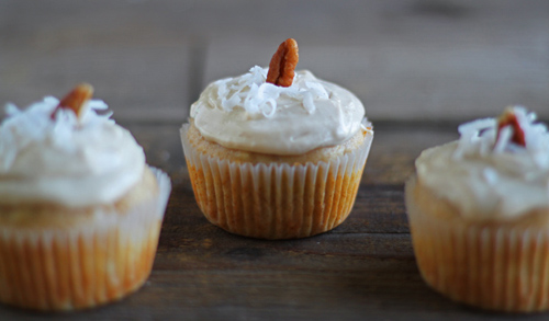 2012-09-06-HuffPostHummingbirdCupcakes2.jpg