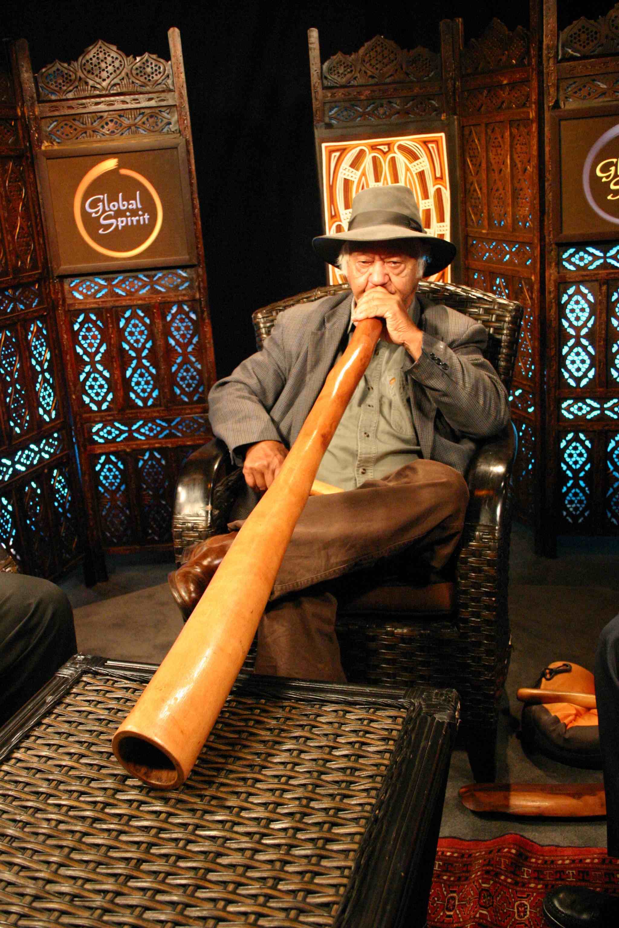 2012-09-12-DREAMSBillplaysDidgeridoo.jpg