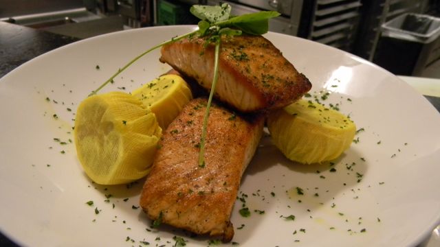 2012-09-14-11SalmonatElways.jpg