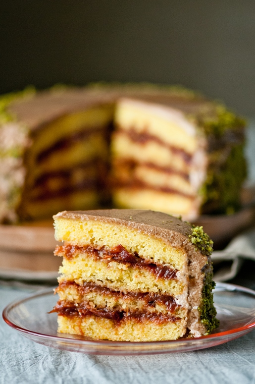 2012-11-02-cake_saffron_plum_main.jpg