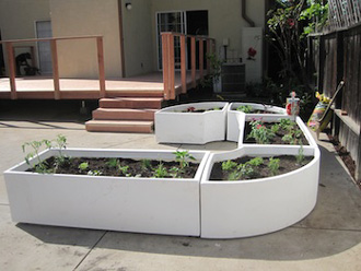 2012-11-06-KimbalMusk.finished.gardens.jpg